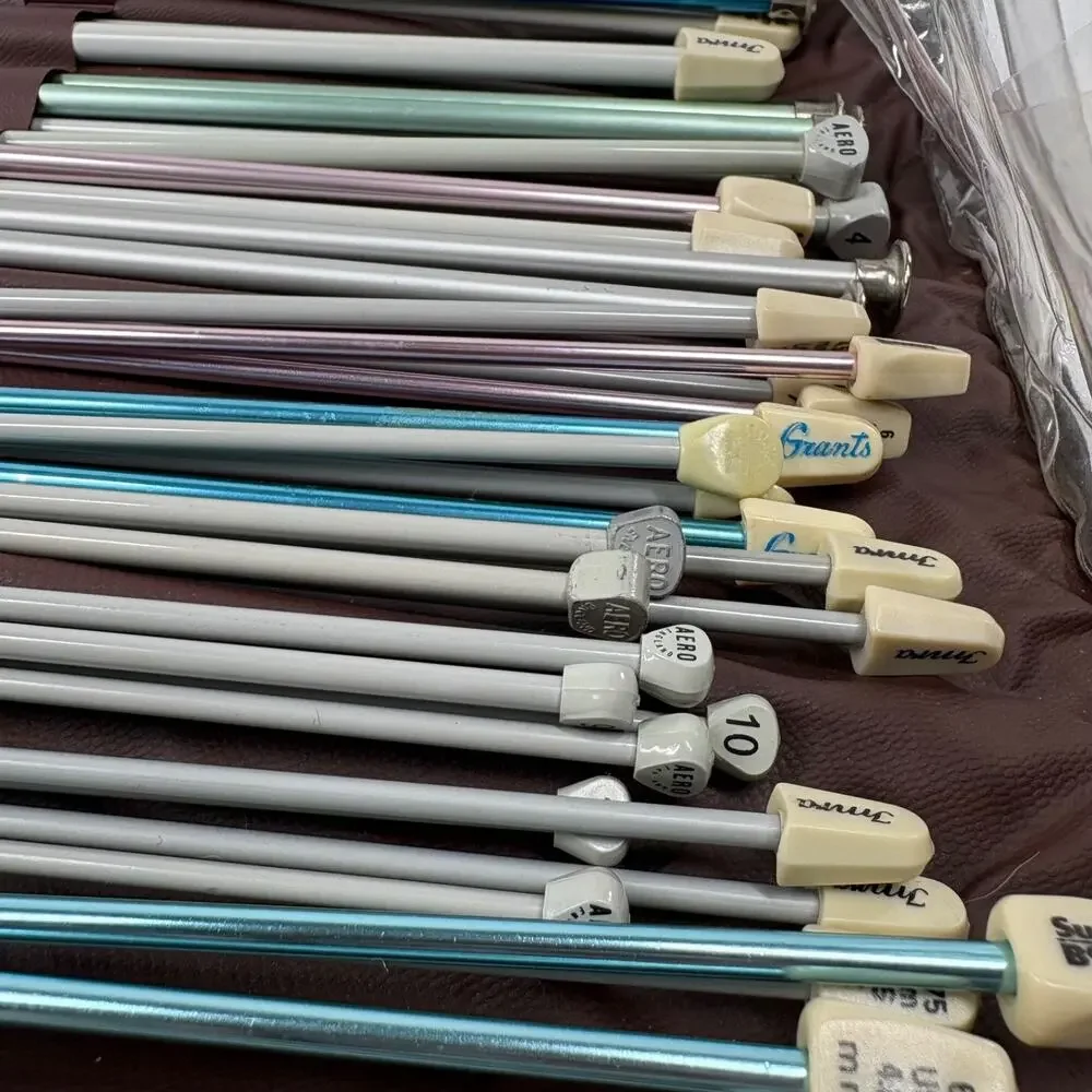 Lg Lot Of Knitting Needles And Vintage GrannyCore Floral Fabric Knitting Case